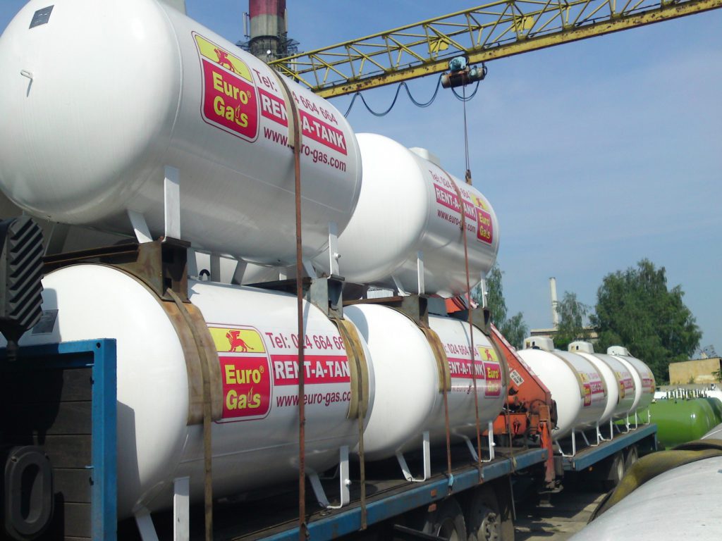 Zbiorniki ciśnieniowe LPG firmy Chemet na przyczepie